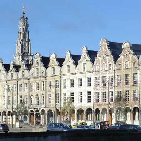 Apartamento La Bulle Arrageoise - Grand Place - Spacieux - Lumineux - Lit King Size - Wifi - Parking Public